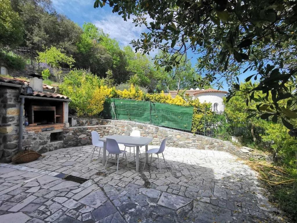 Bas De Villa Au Calme Villeneuve-Loubet Exterior photo